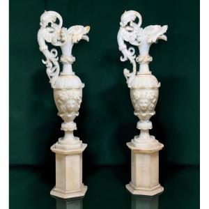 Paire monumentale d'amphores antiques ornées d'un masque Marbre XVIII° 
