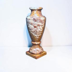 19th-century Vase Made Of Open-veined Red Marble
