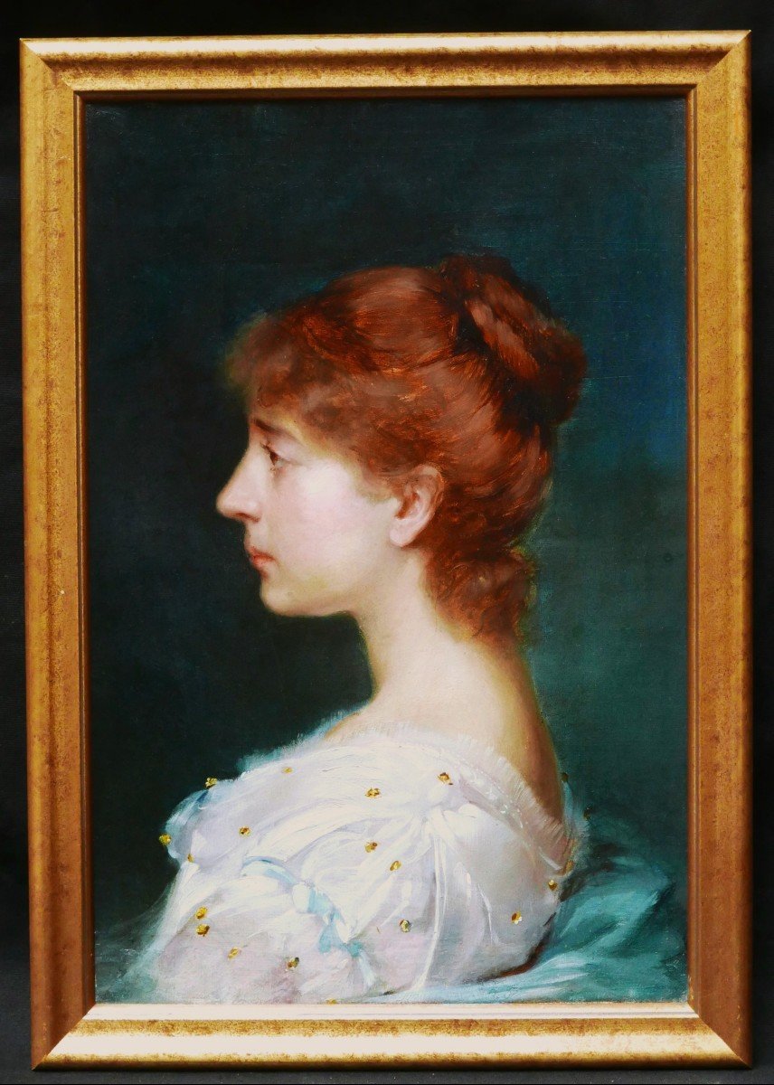 Attribué à Jules-Frédéric BALLAVOINE, Portrait de femme rousse en robe blanche de profil-photo-3