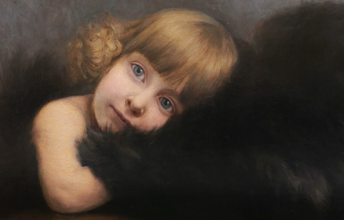 Jean-Bernard DESCOMPS, Petite fille la tête appuyée sur une fourrure-photo-2