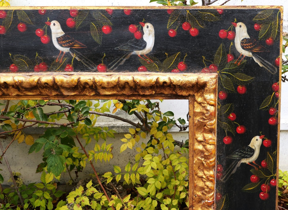 Miguel CANALS, Grand cadre sculpté, doré et peint à décor d'oiseaux et cerises-photo-2