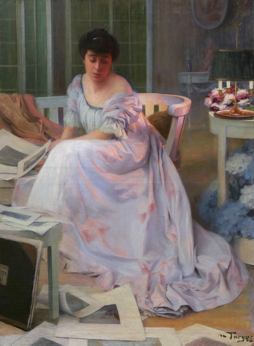 Baron Paul de TURGY, La femme de l'artiste au salon, feuilletant des estampes (GRAND FORMAT)