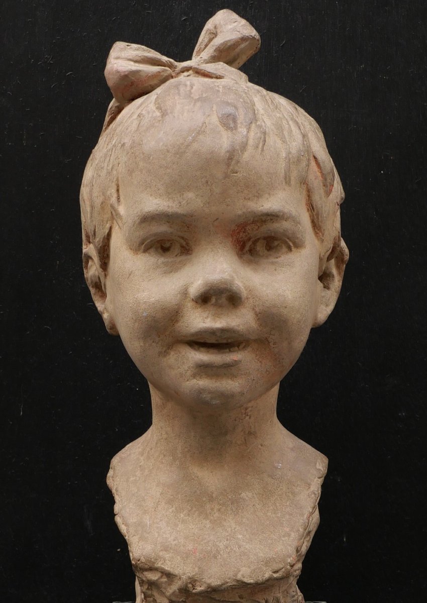 Attribué à Albert Henri MARQUE, Tête de petite fille au noeud dans les cheveux, terre cuite-photo-2