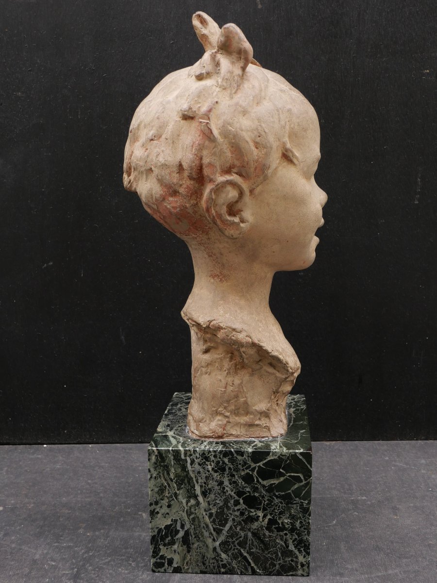 Attribué à Albert Henri MARQUE, Tête de petite fille au noeud dans les cheveux, terre cuite-photo-4