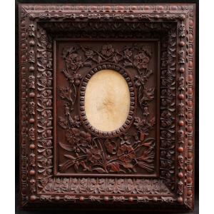 Richly Carved, Stained Fruitwood Oval Picture Frame, 19th Century
