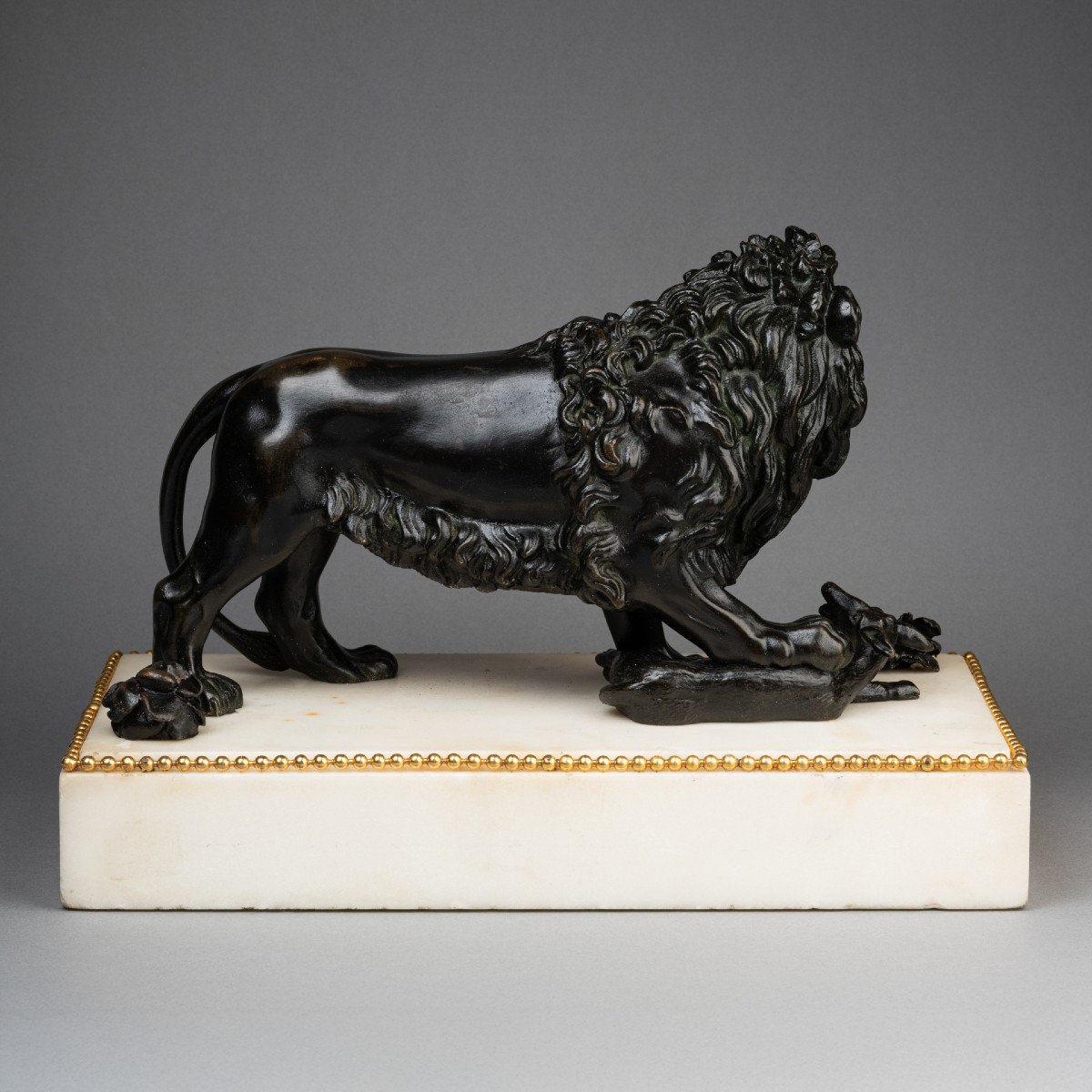 Plaque à papier bronze et marbre époque Louis XVI fin XVIII° siècle-photo-4
