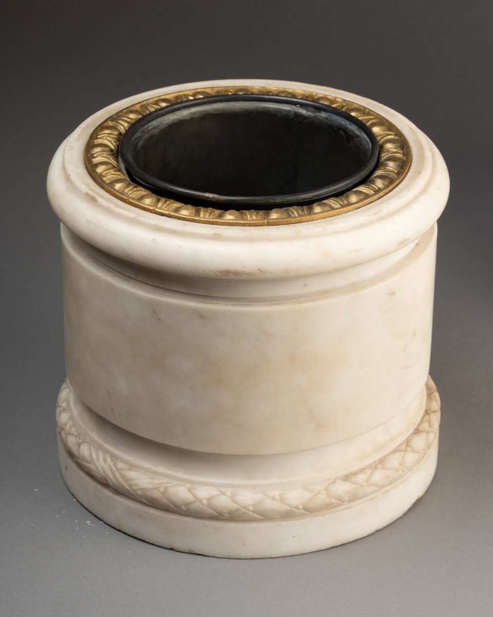 Pair Of White Marble Planters From The Neoclassical Period-photo-3