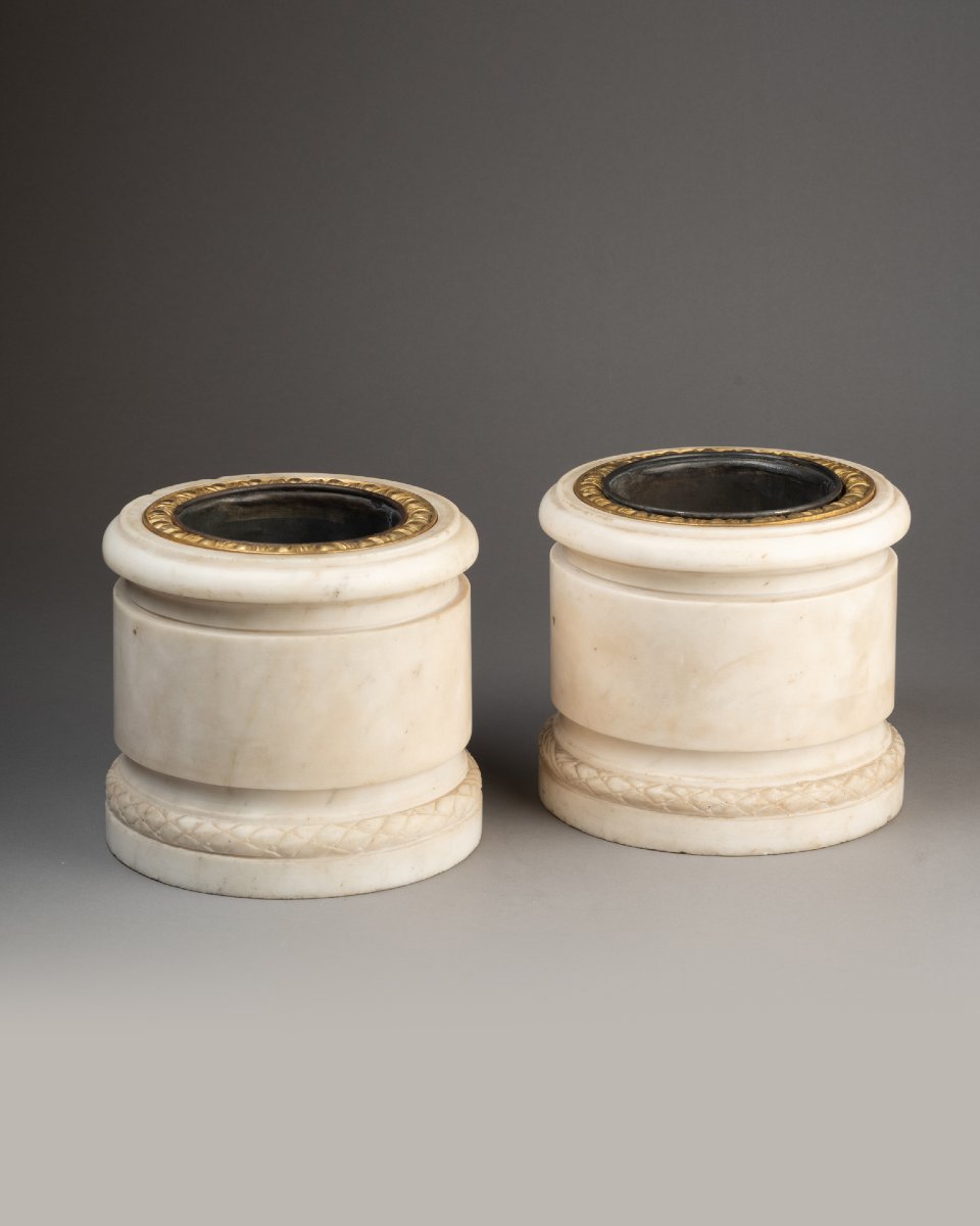 Pair Of White Marble Planters From The Neoclassical Period-photo-1