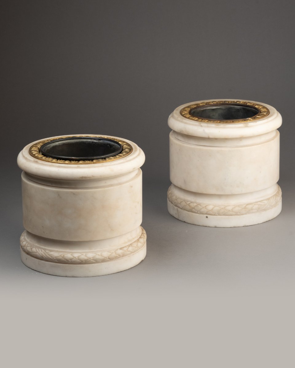 Pair Of White Marble Planters From The Neoclassical Period