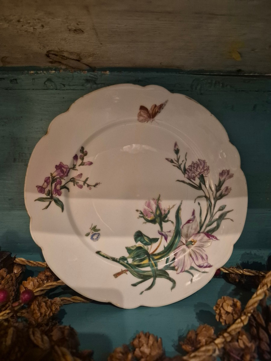 Serie d assiettes en porcelaine de Paris-photo-4