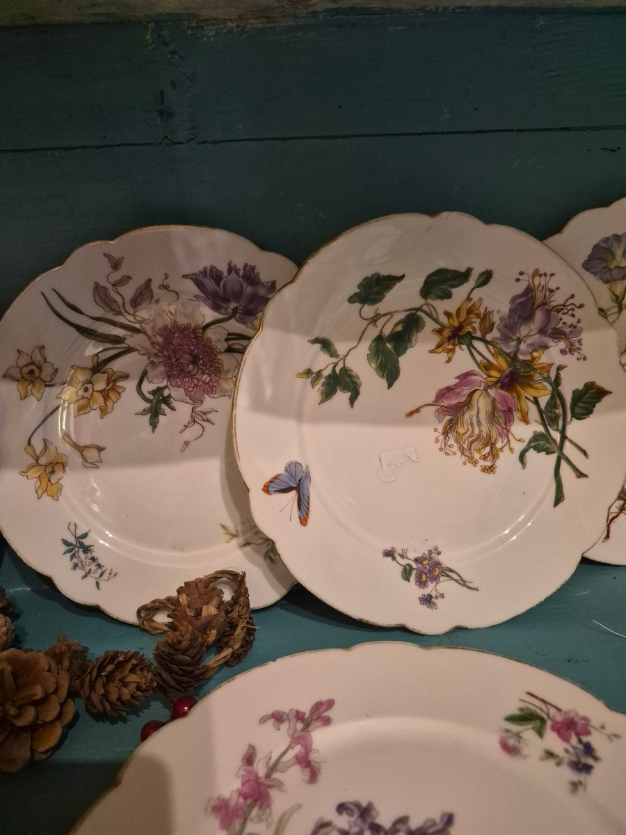 Serie d assiettes en porcelaine de Paris-photo-7