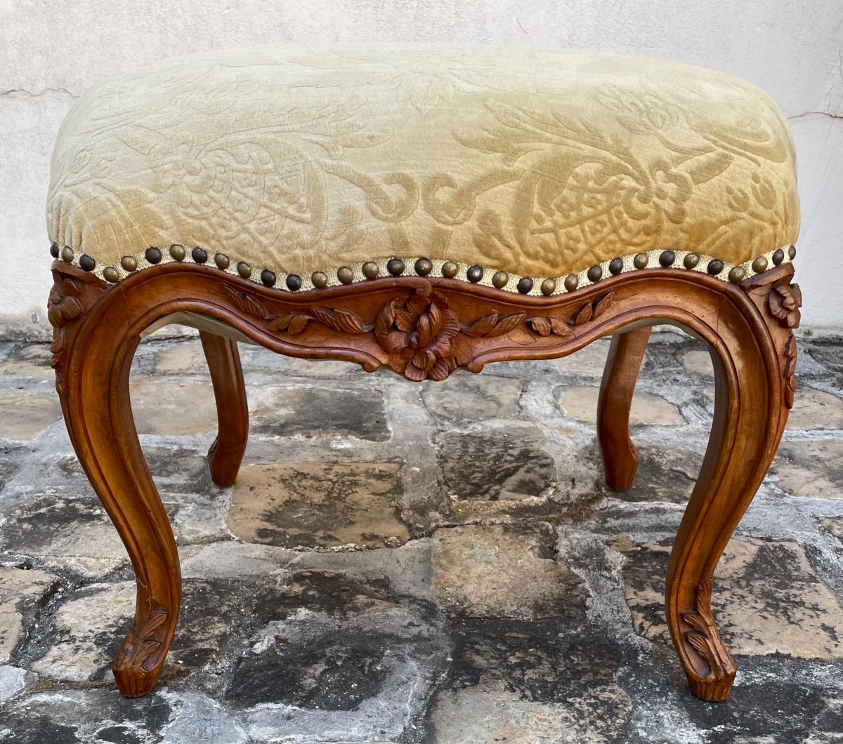 Tabouret d'époque Louis XV En Noyer Sculpté
