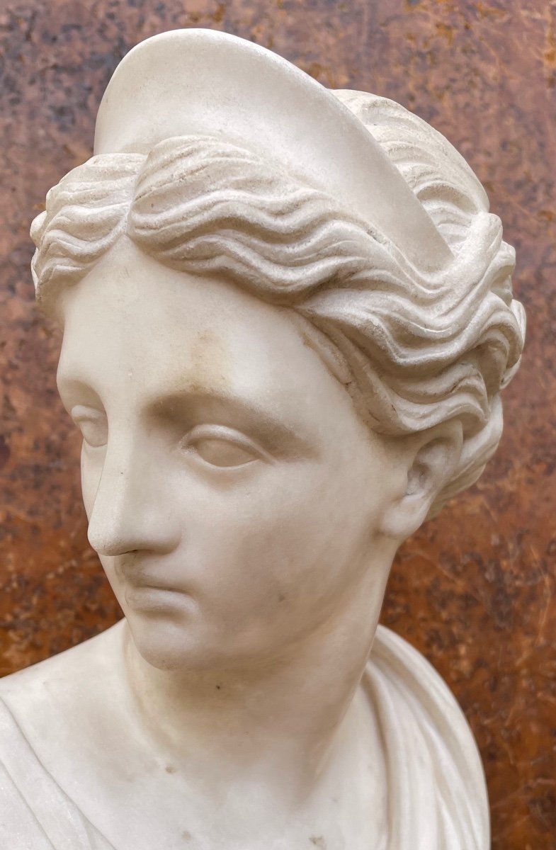 Sculpture En Marbre. Buste De Femme à l'Antique.-photo-1