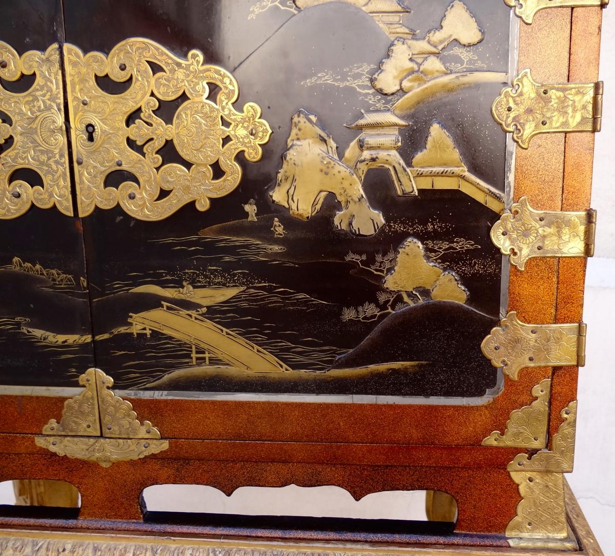 17th Century Cabinet Lacquer From Japan-photo-2