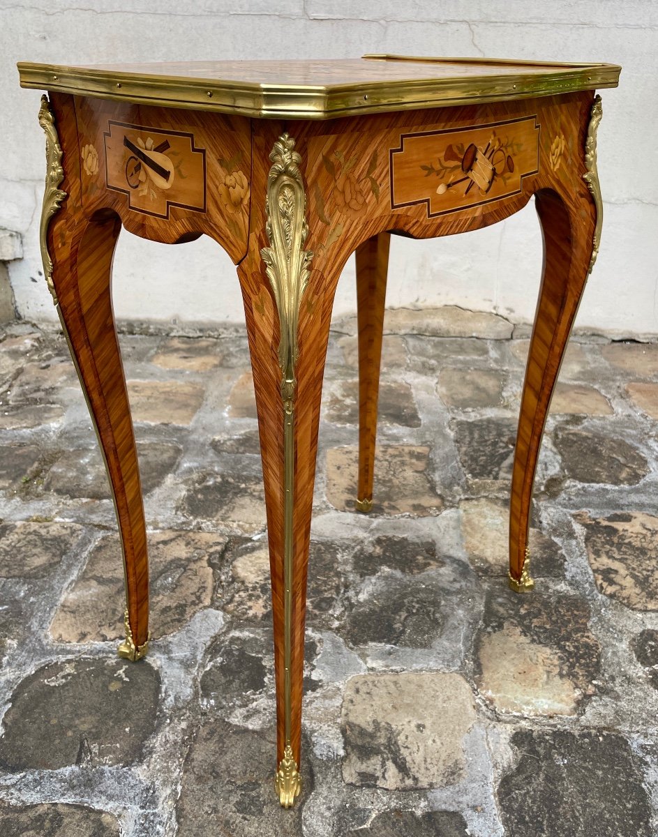 Petite table à écrire de salon marquetée toutes faces de style Louis XV-photo-3