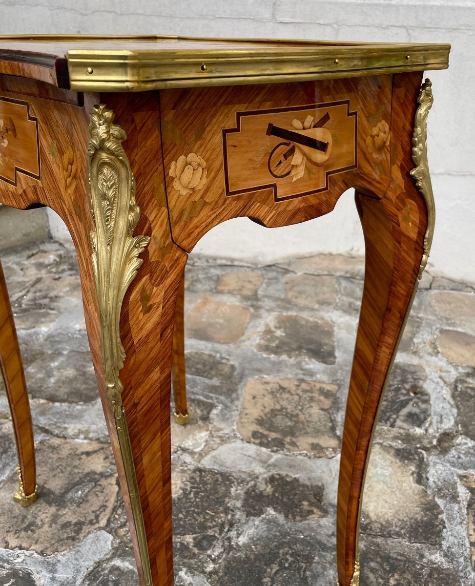 Petite table à écrire de salon marquetée toutes faces de style Louis XV-photo-4
