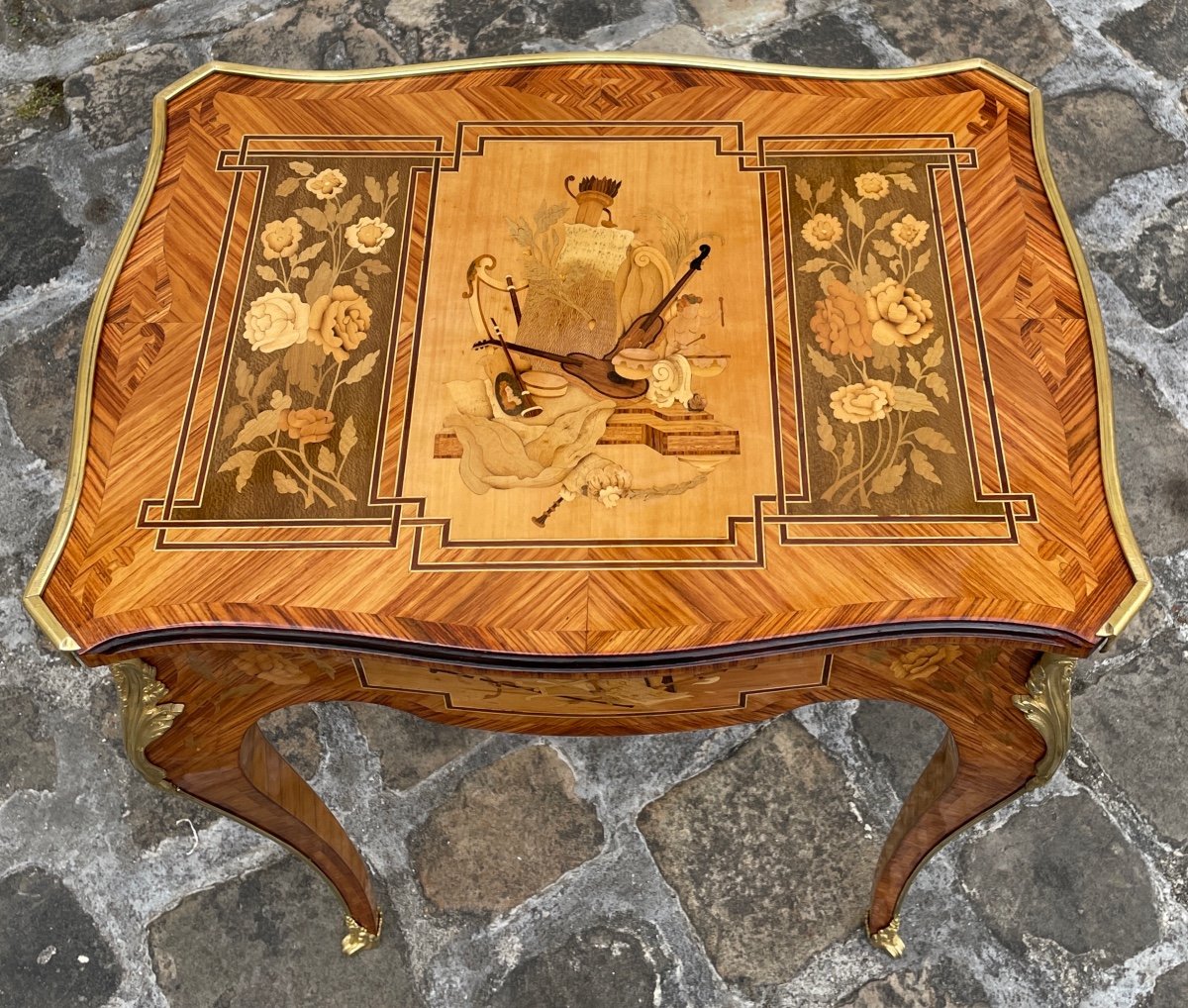 Petite table à écrire de salon marquetée toutes faces de style Louis XV-photo-5
