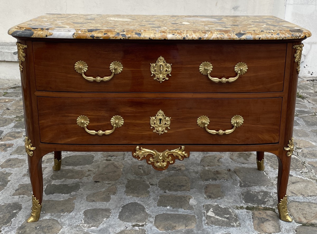 Commode d'époque Régence en acajou massif