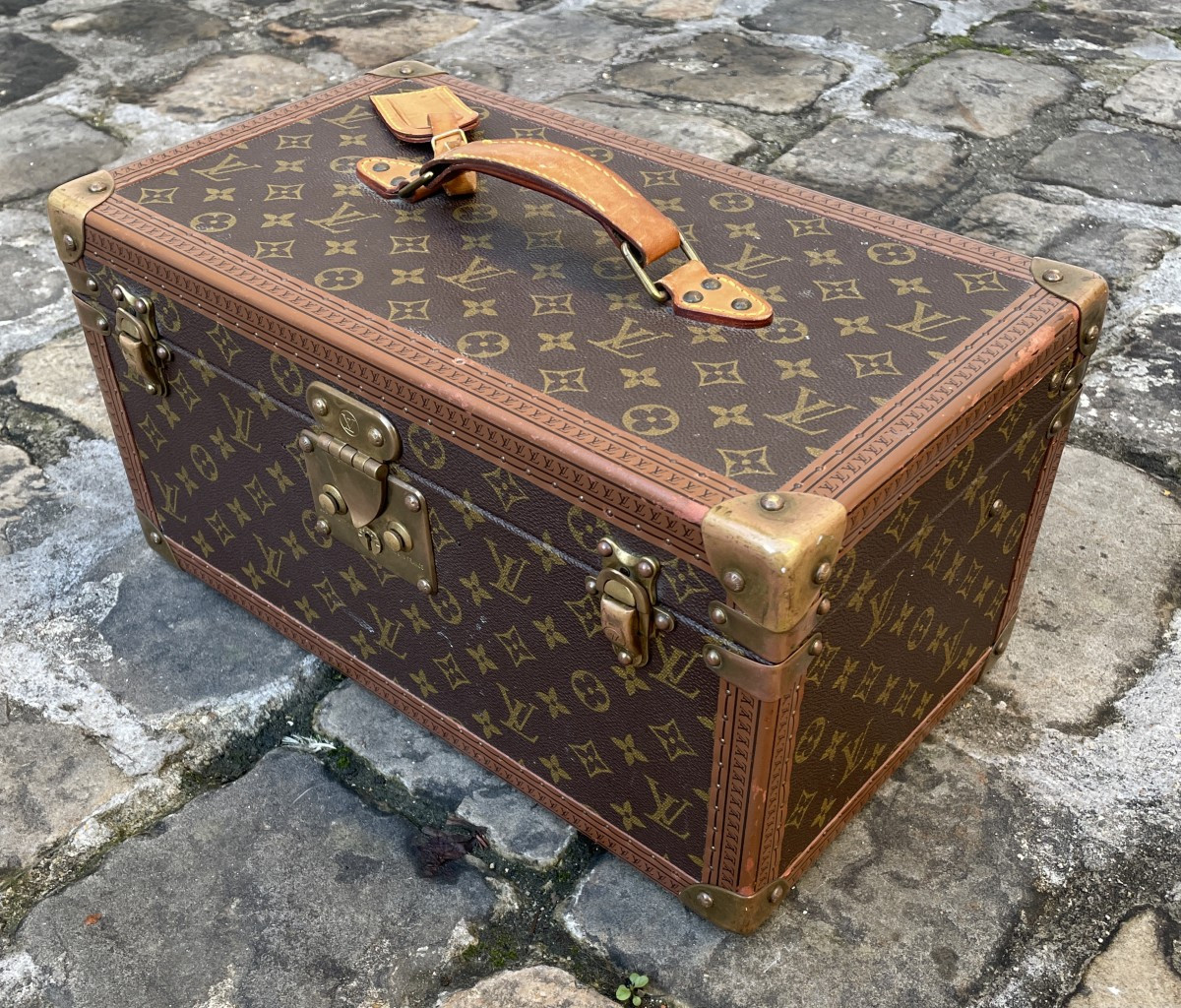 Louis Vuitton. Travel Vanity Case-photo-3