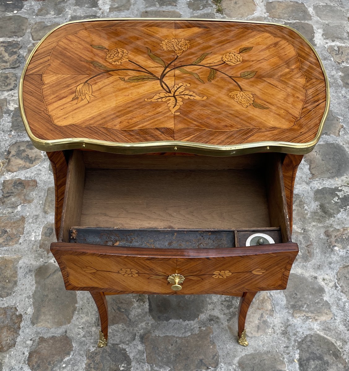 Louis XV Coffee Table With Inlay On All Sides -photo-4