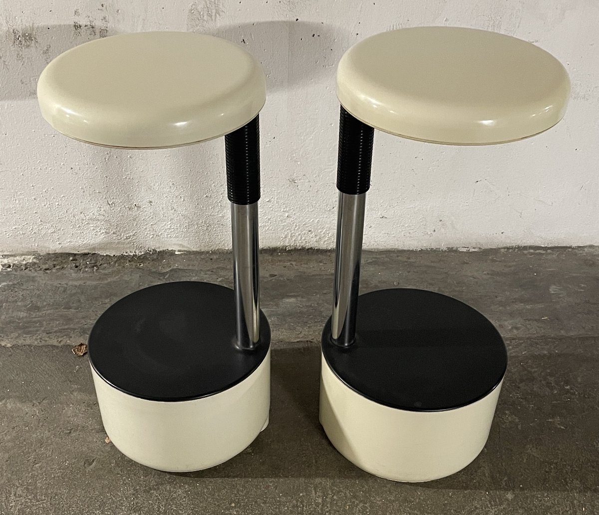 Paire de Tabourets : Modèle Golf, par Roberto Lucci & Paolo Orlandini. Editeur Velca Legnano -photo-2