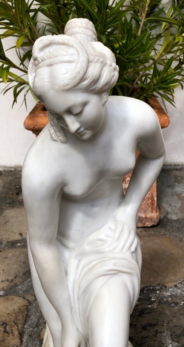 Sculpture En Marbre De Carrare : Vénus Au Bain-photo-2