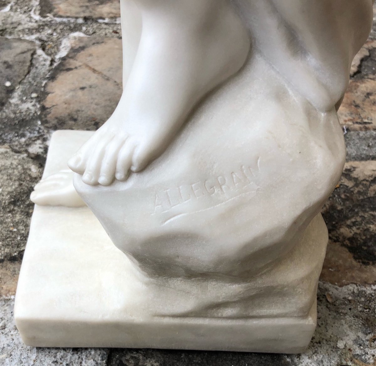 Sculpture En Marbre De Carrare : Vénus Au Bain-photo-4