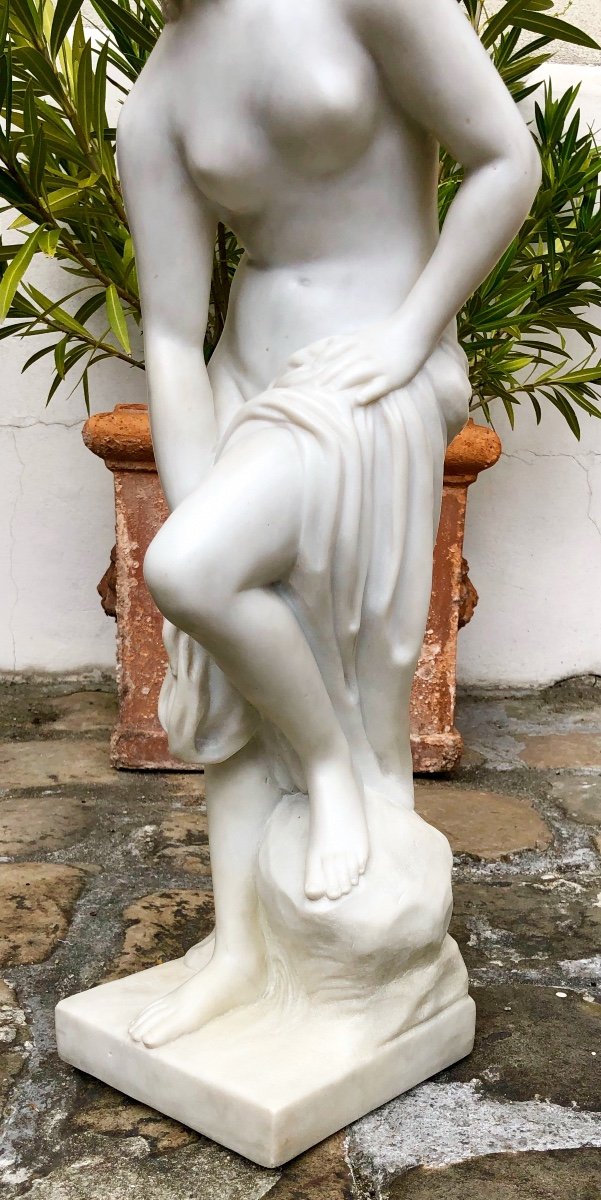Sculpture En Marbre De Carrare : Vénus Au Bain-photo-8