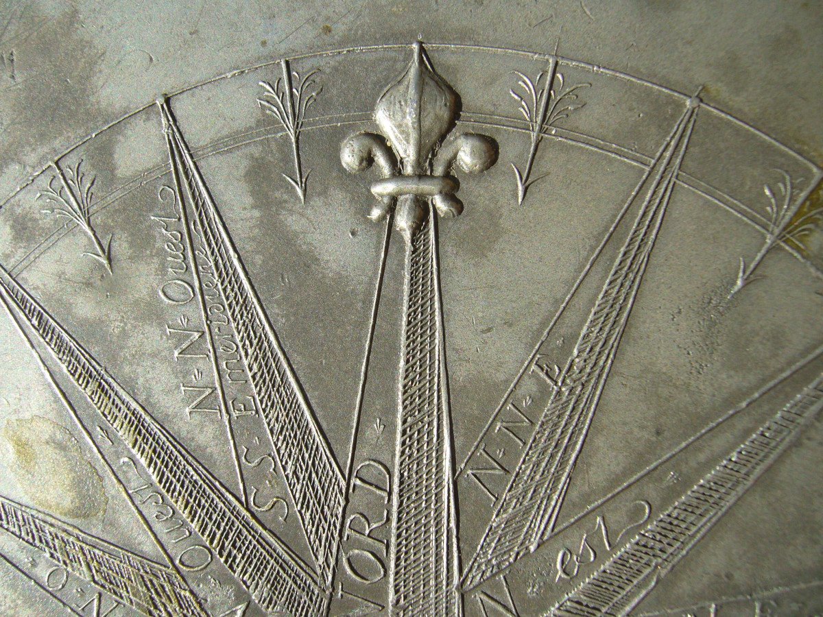 Horizontal Sundial-photo-1