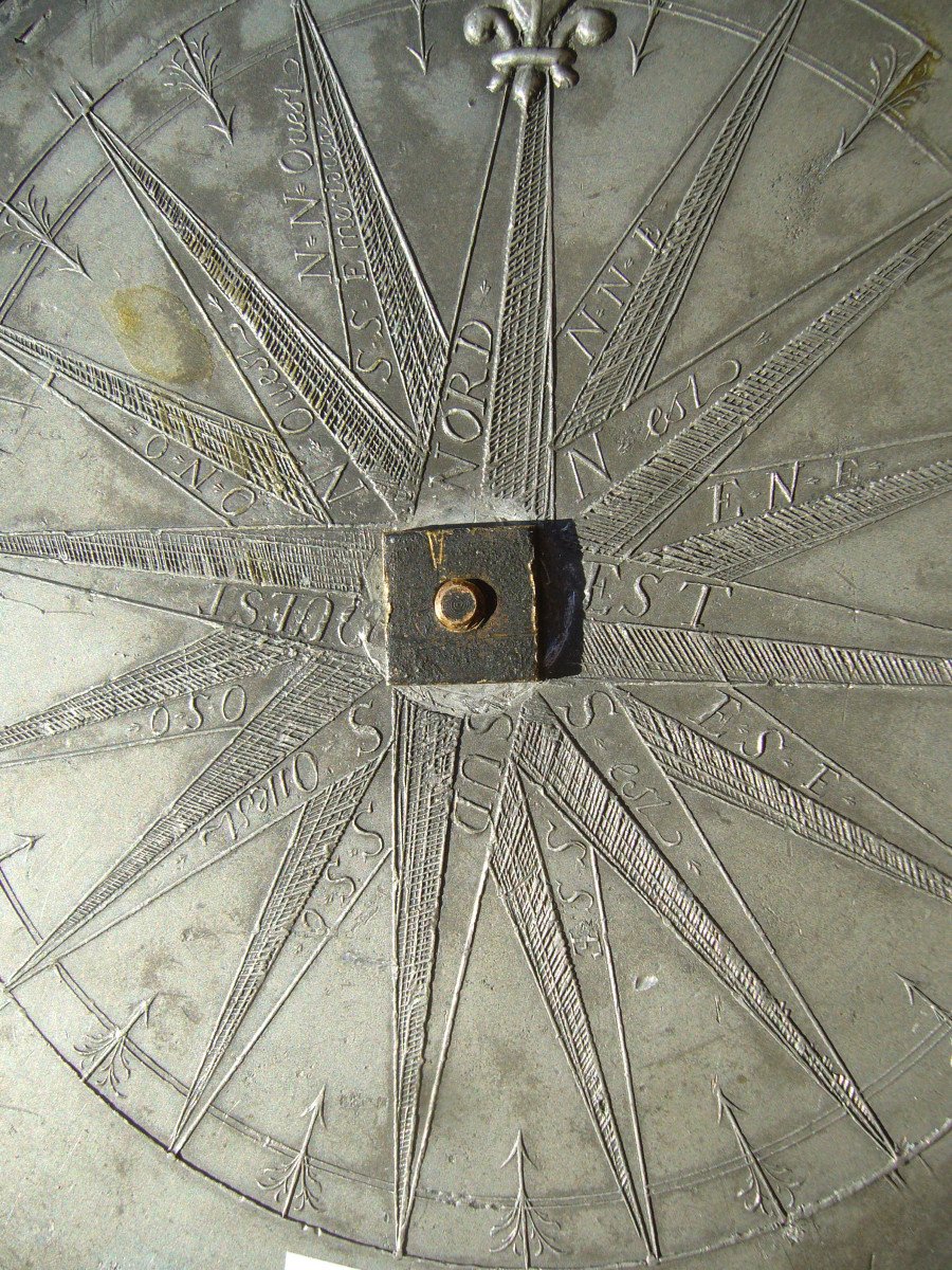 Horizontal Sundial-photo-3