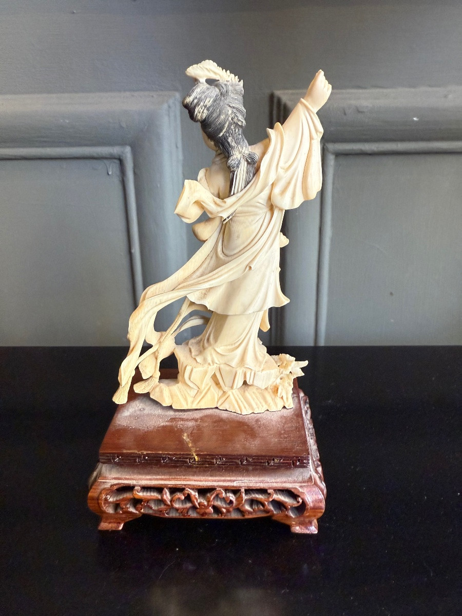 Ivory Representing A Dancer - China 20th Century -photo-2