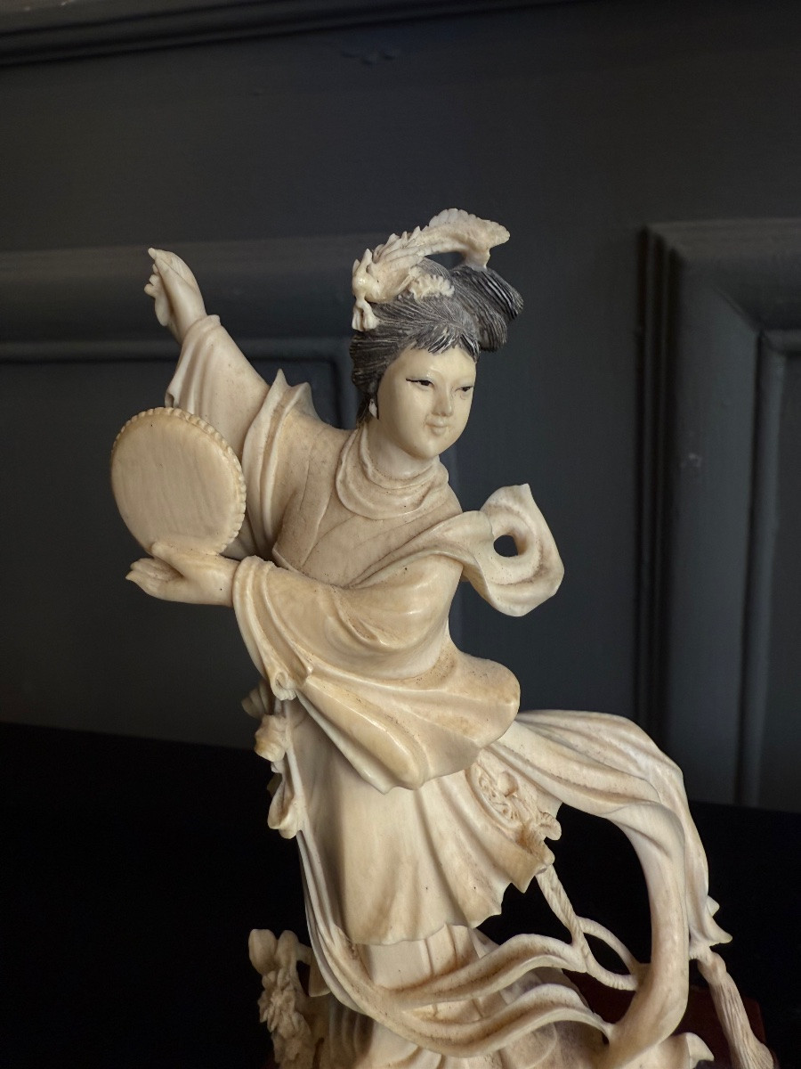 Ivory Representing A Dancer - China 20th Century -photo-4