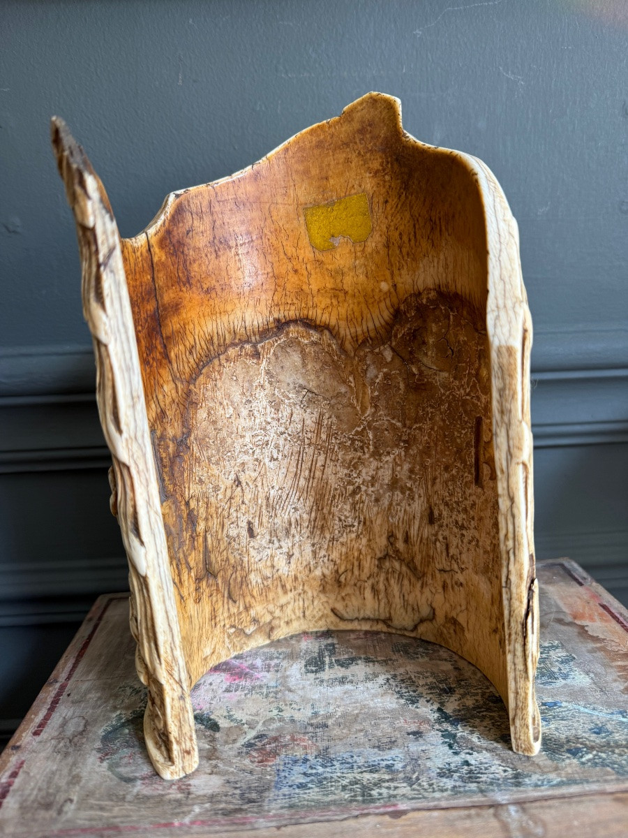 Importante sculpture en Ivoire - Scène de Neo-Medievalisme - Combat de chevaliers -photo-4