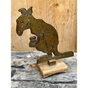 Mascotte Automobile Kangourou En Bronze Jean Vershneider - 