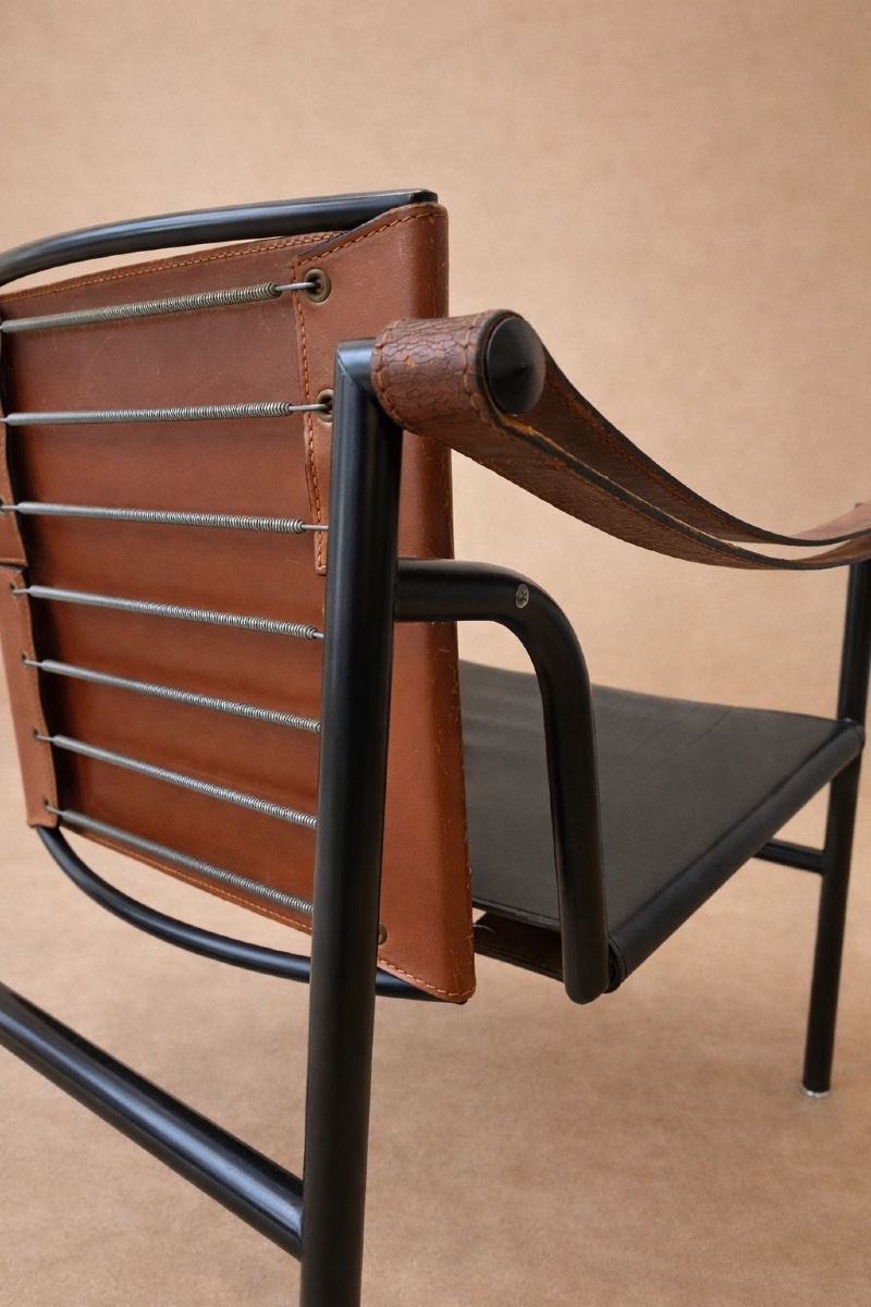 Lc1 Reclining Leather Armchair - Two-tone - Cassina -photo-4