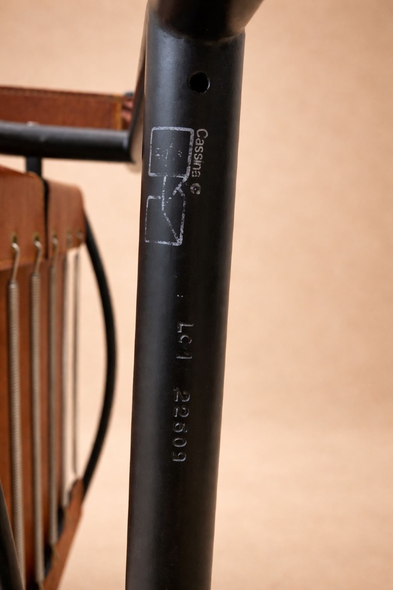 Lc1 Reclining Leather Armchair - Two-tone - Cassina -photo-3