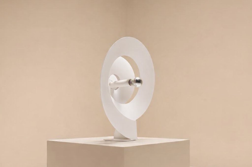 Grande lampe de bureau en spirale rare de Luc Bernard en métal blanc, France 1974-photo-4