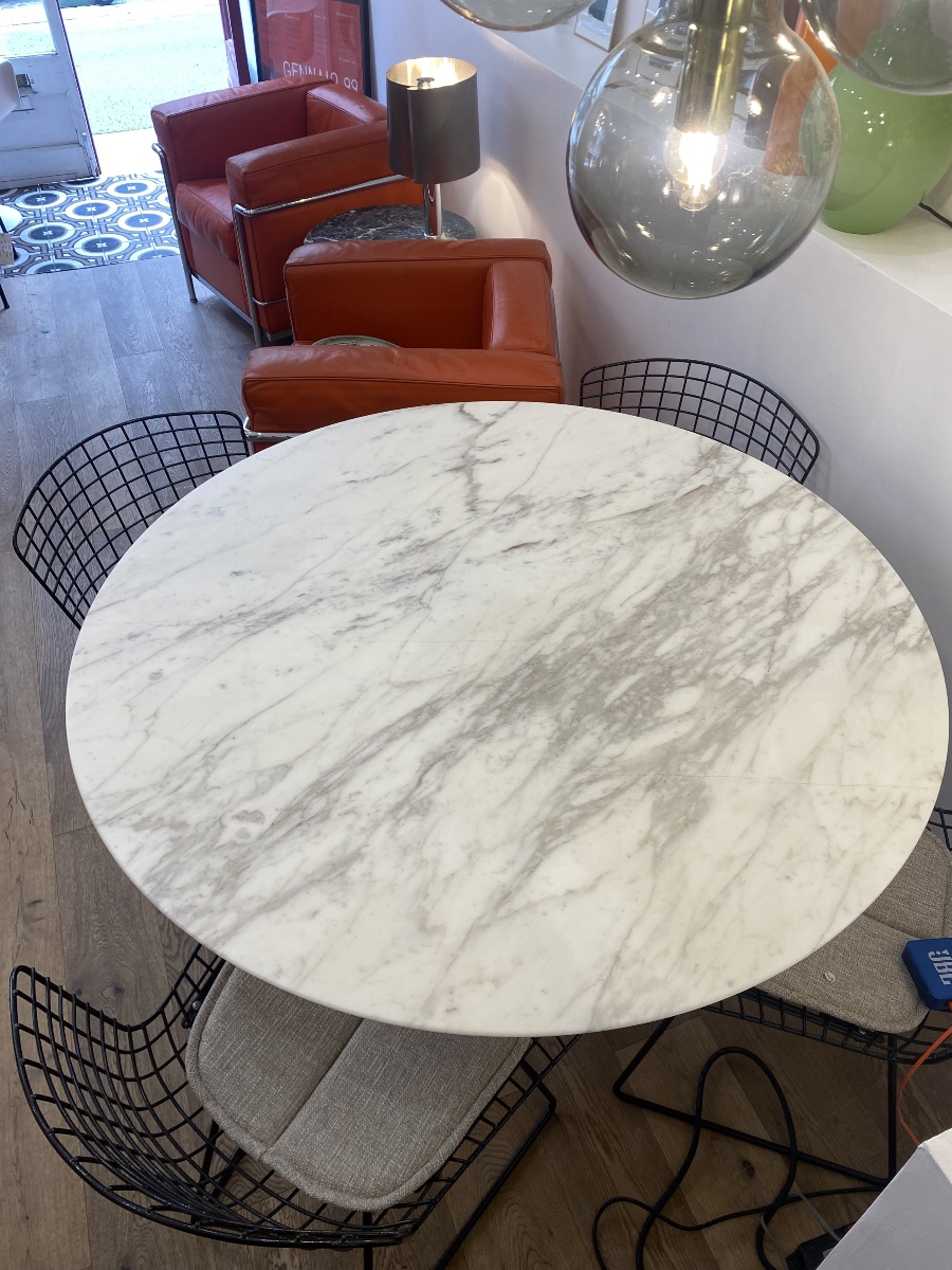 Table ronde Tulip en marbre Calacatta de Eero Saarinen - Ø 120 cm - Knoll - Vintage-photo-4