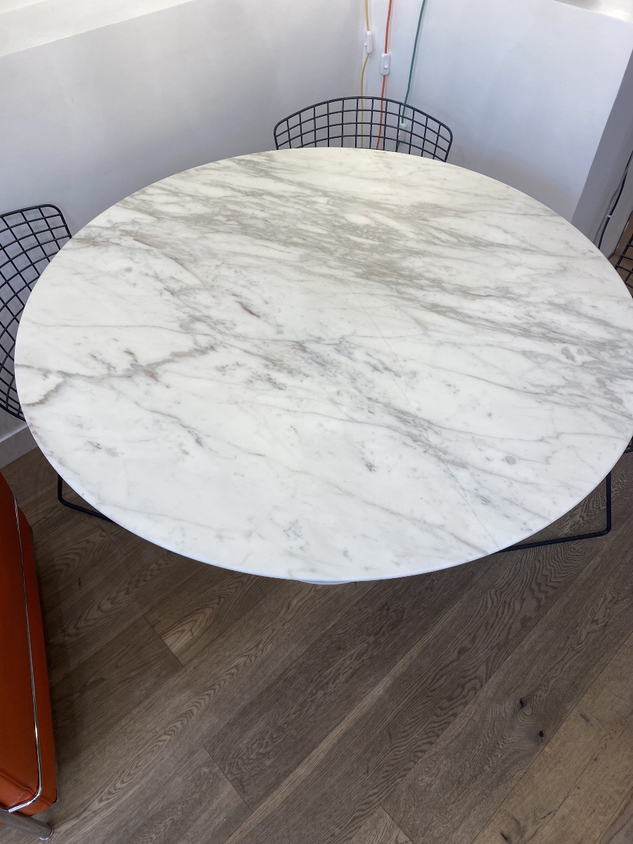 Table ronde Tulip en marbre Calacatta de Eero Saarinen - Ø 120 cm - Knoll - Vintage-photo-6