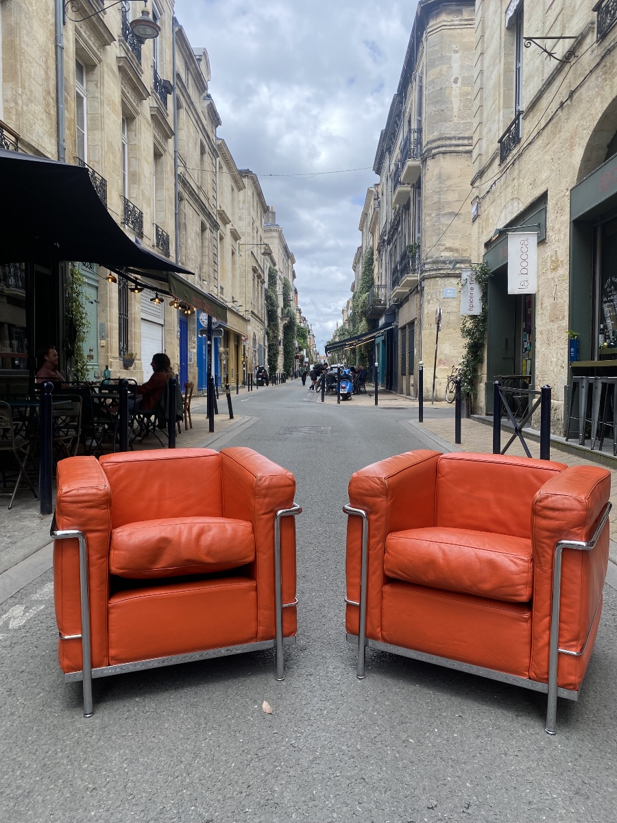  Lc2 Armchairs - Le Corbusier By Cassina -photo-2