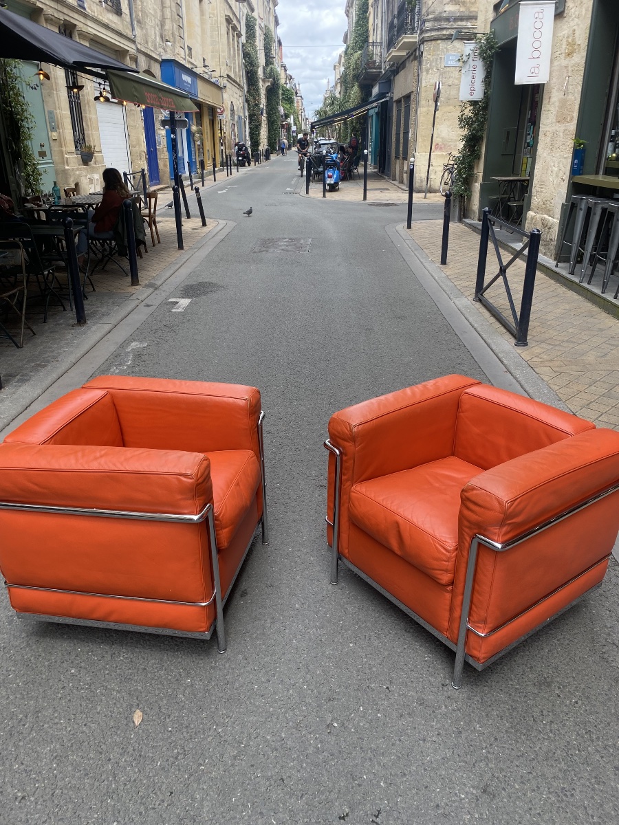  Lc2 Armchairs - Le Corbusier By Cassina -photo-4