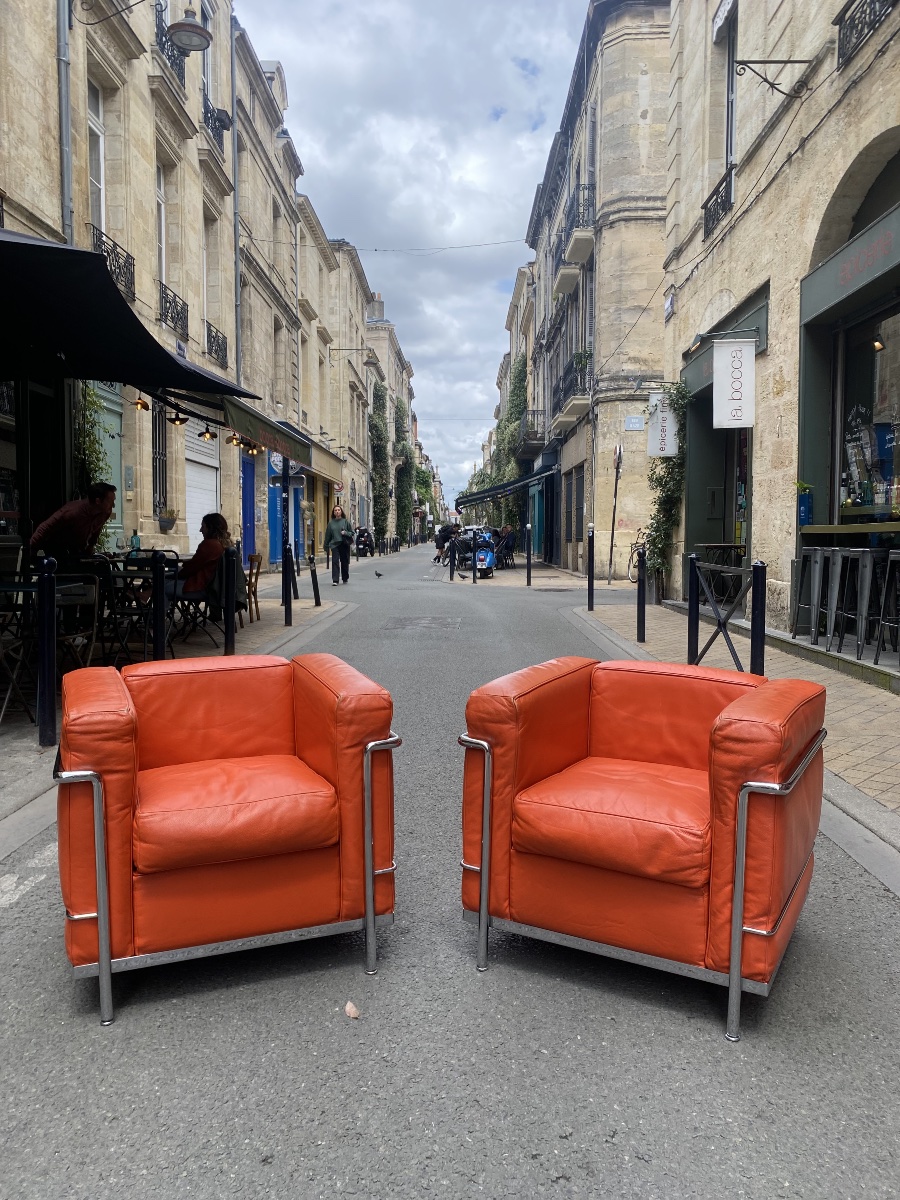  Lc2 Armchairs - Le Corbusier By Cassina -photo-5