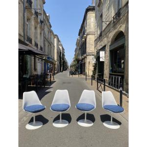 Eero Saarinen's Tulip Chairs For Knoll 