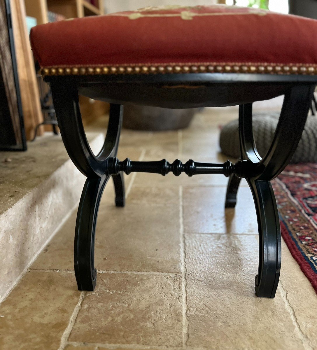 Curule N III Stool-photo-3