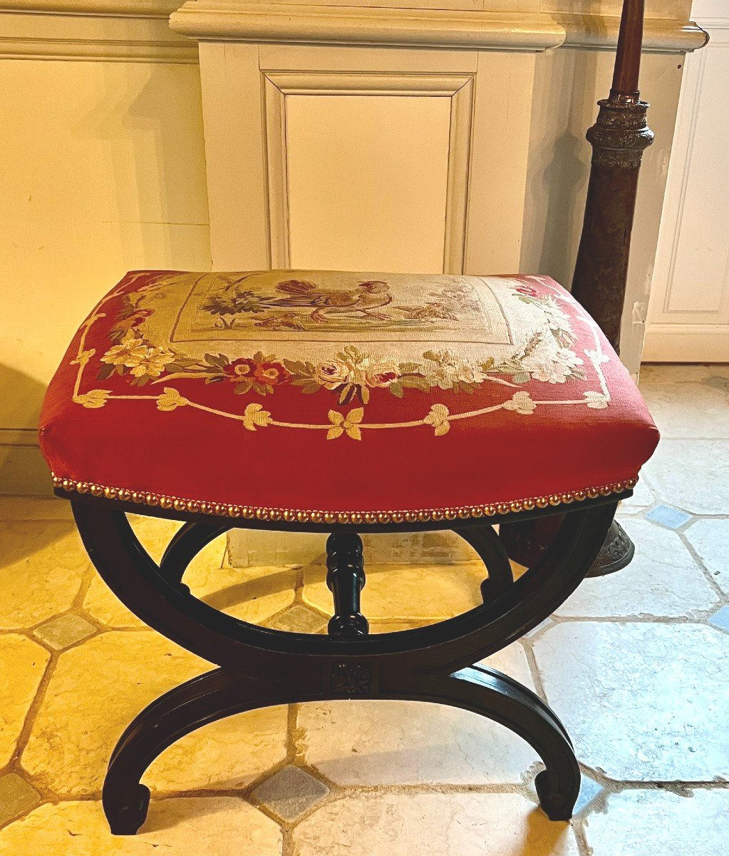 Curule N III Stool-photo-1