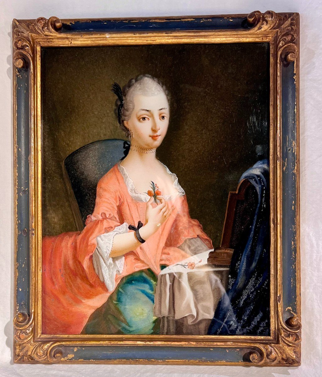 Jeune Femme Aux Fleurs. Fixé Sous Verre XVIIIème Siècle