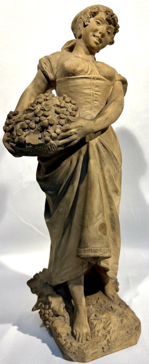 Jeune Femme Au Panier De Fruits Terre Cuite-photo-2