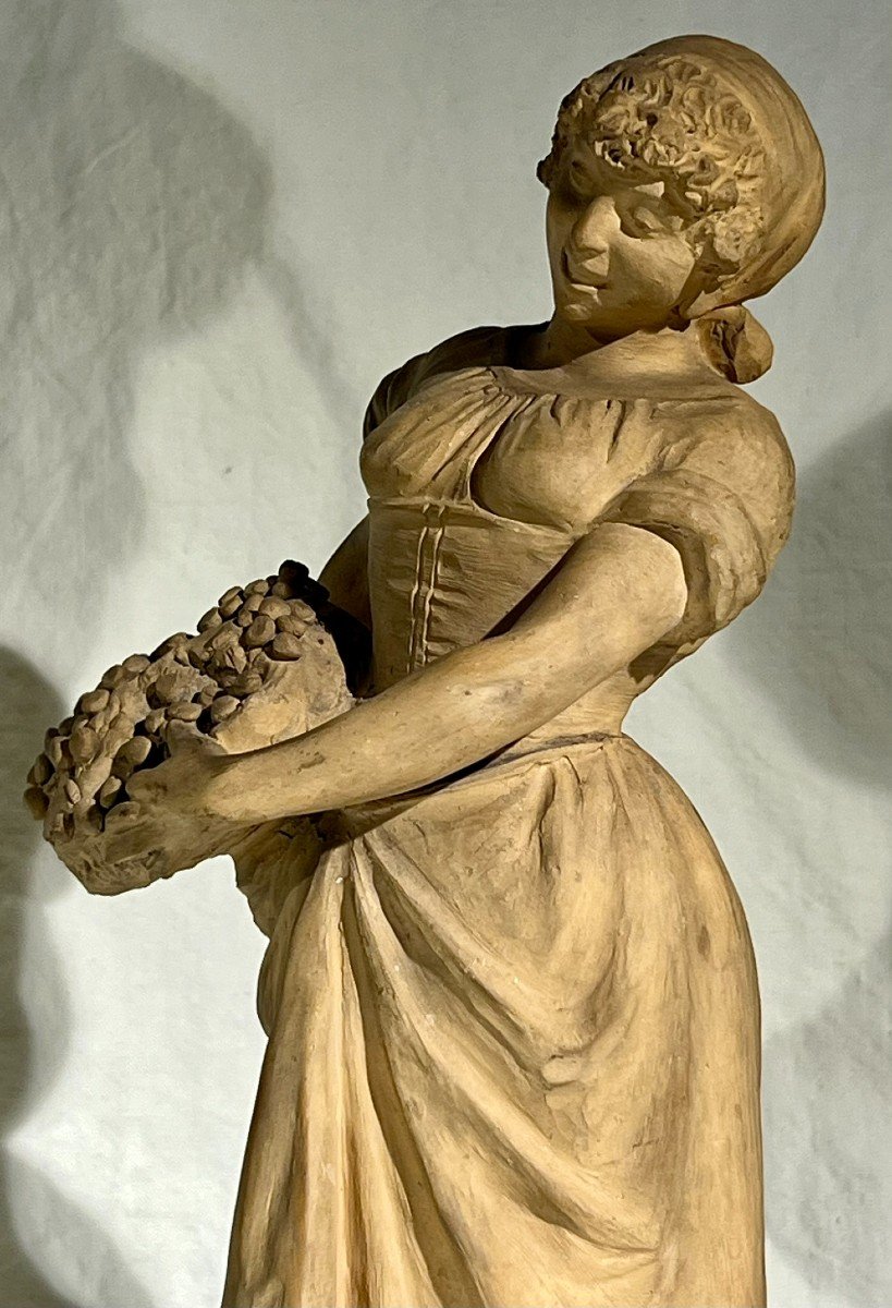 Jeune Femme Au Panier De Fruits Terre Cuite-photo-3