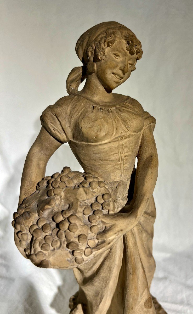 Jeune Femme Au Panier De Fruits Terre Cuite-photo-6