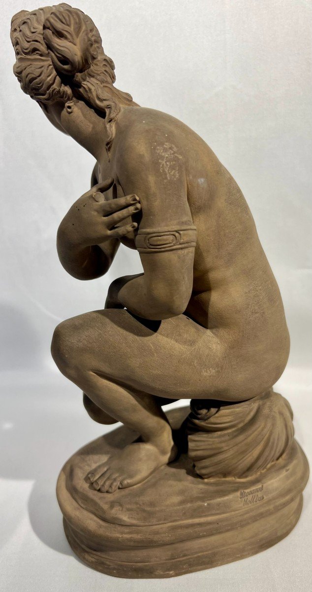 Jeune Femme Nue Assise. Sculpture En Terre Cuite-photo-2